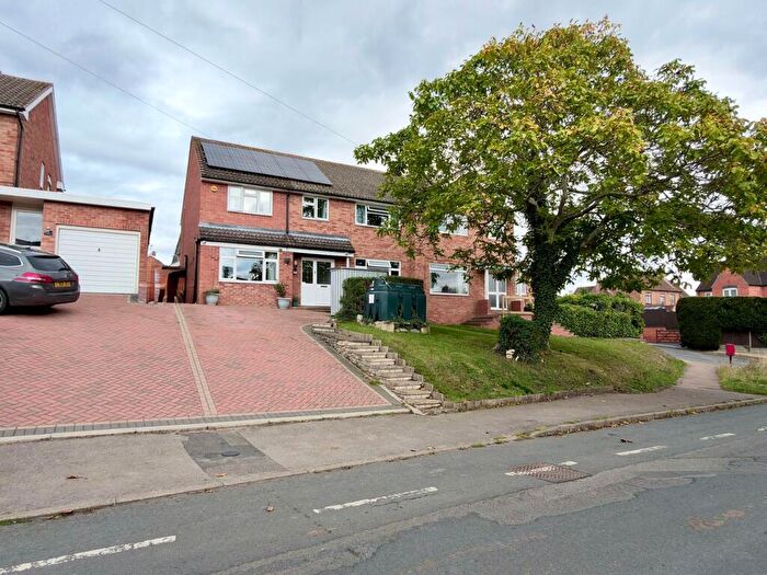 4 Bedroom Semi-Detached House For Sale In Hillend Road, Twyning, Tewkesbury, GL20