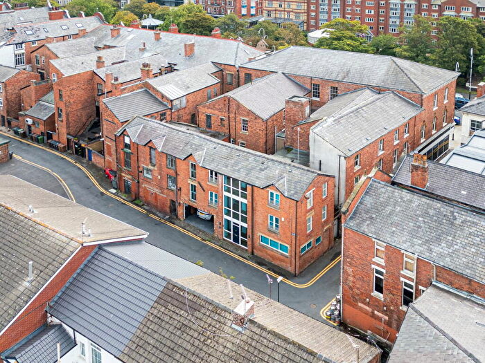 3 Bedroom Town House To Rent In Hulme Street, Southport - Available For Short Lets & Includes Bills "unique Listing", PR8