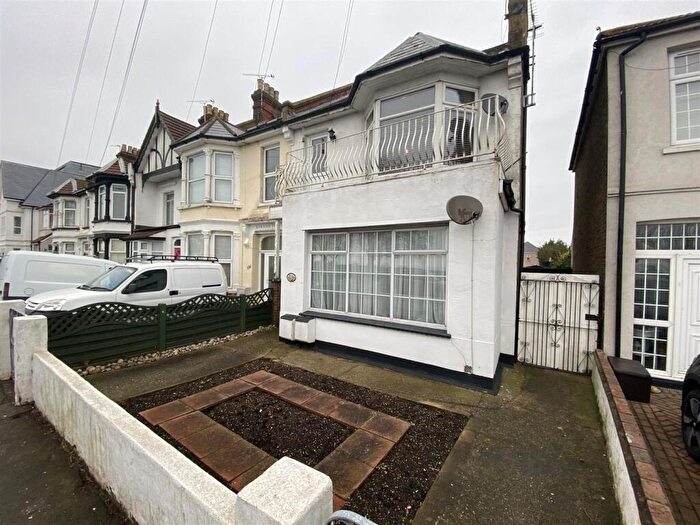 1 Bedroom Flat To Rent In London Road Hadleigh, SS7