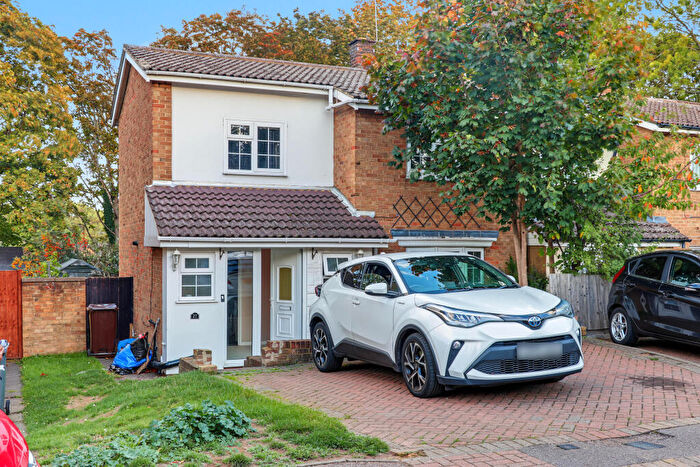 End Of Terrace House For Sale In Benstede, Stevenage, Hertfordshire, SG2