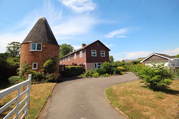 7 Bedroom Detached House For Sale In Upper Green Road, Tonbridge, TN11