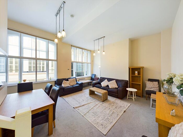 3 Bedroom Flat To Rent In The Albany, Old Hall Street, L3