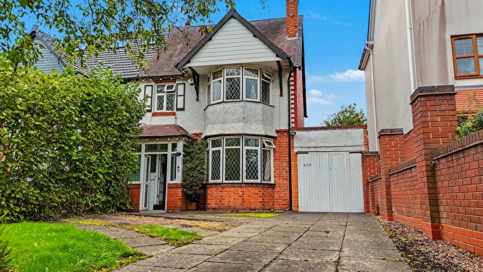 3 Bedroom Semi-Detached House For Sale In Robin Hood Lane, Birmingham, B28