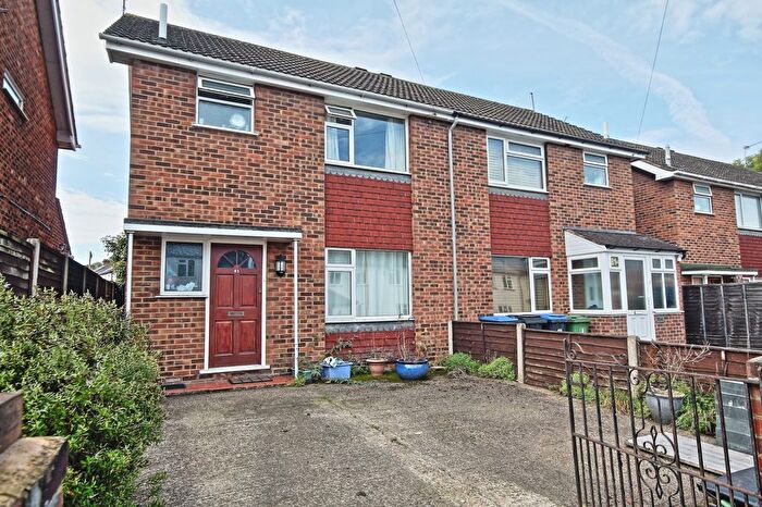 3 Bedroom Semi-Detached House For Sale In Knaphill, Woking, GU21