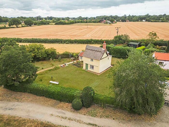 2 Bedroom Detached House For Sale In Charming Period Thatched Cottage In Fleggburgh, NR29