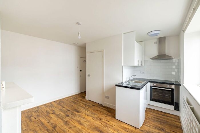 Studio To Rent In Earlswood Road, Redhill, RH1