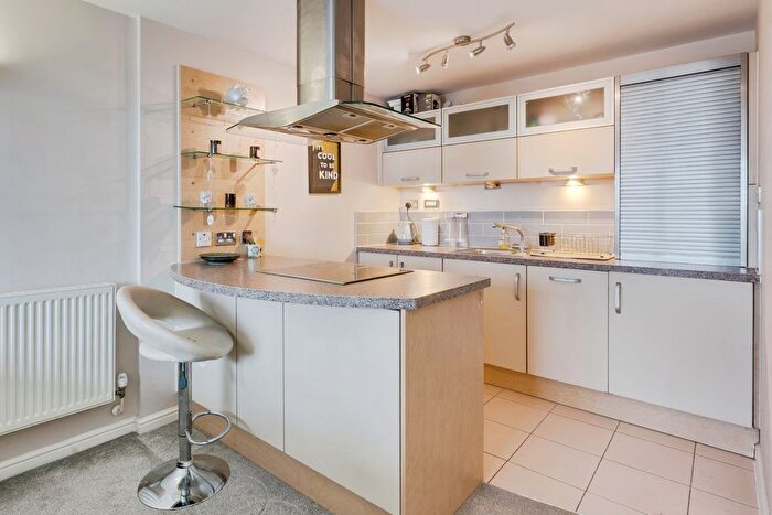 1 Bedroom Flat For Sale In Throwley Way, Sutton, SM1
