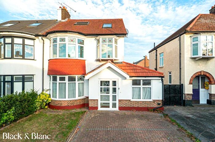 4 Bedroom Semi-Detached House To Rent In Station Road, West Wickham, BR4