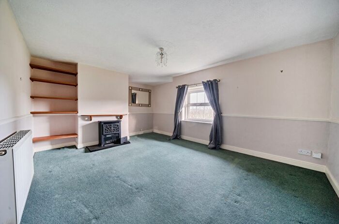 2 Bedroom Flat For Sale In Llanidloes Road, Newtown, Powys, SY16