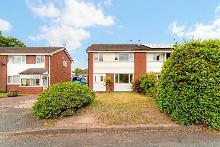 3 Bedroom Semi-Detached House For Sale In Braithwaite Close, Beechwood, WA7