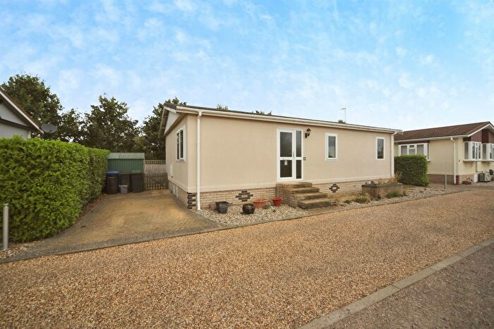 2 Bedroom Mobile/park Home For Sale In Debenham Corner, Wetheringsett, Stowmarket, IP14