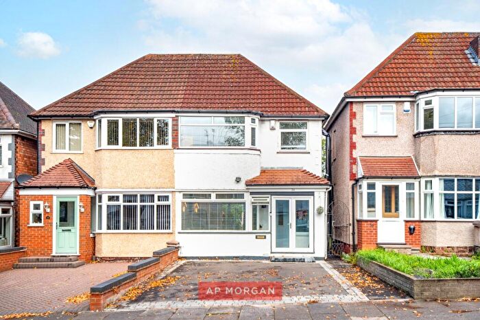 3 Bedroom Semi-Detached House For Sale In Rectory Park Road, Sheldon, Birmingham, West Midlands, B26