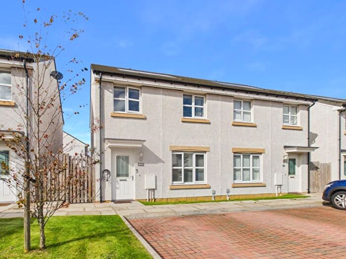 3 Bedroom Semi-Detached House For Sale In Mercer Street, Perth, PH1