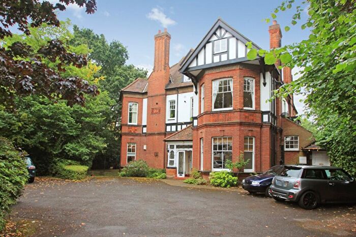 1 Bedroom Apartment To Rent In Langley Avenue, KT6