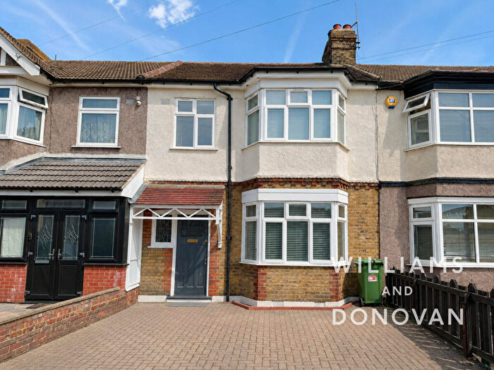 4 Bedroom Terraced House To Rent In Dagenham Road, Romford, RM7