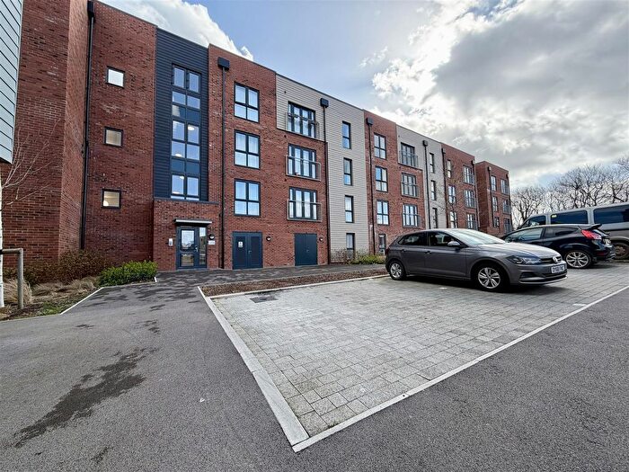 2 Bedroom Flat For Sale In Harker Close, Gloucester, GL2