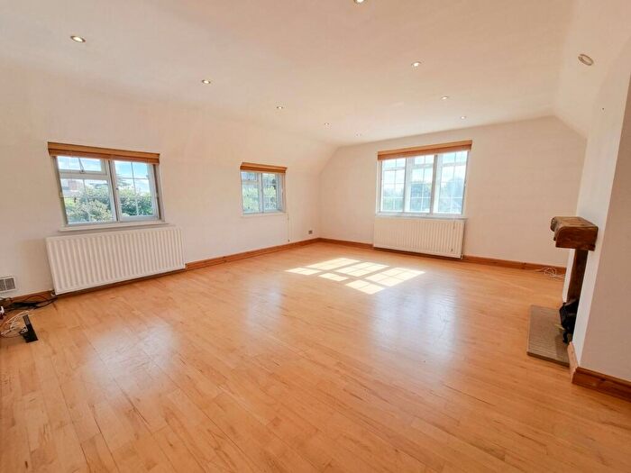 2 Bedroom Apartment To Rent In Home Farm, Leek Wootton, CV35