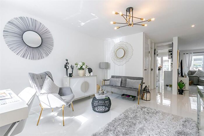 3 Bedroom Property For Sale In Hinkley Close, Harefield, Uxbridge, UB9