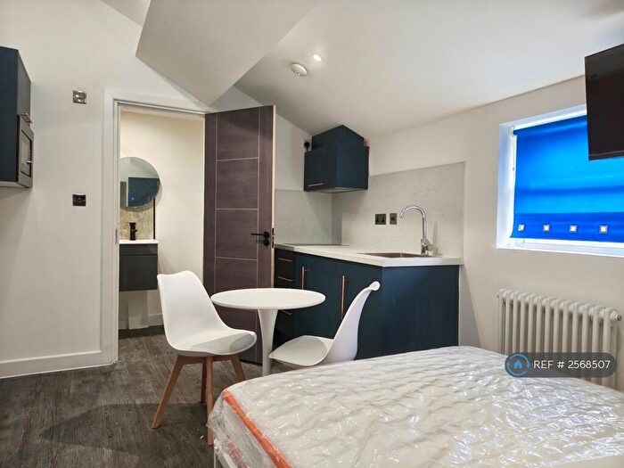 Studio To Rent In Bangor, Bangor, LL57