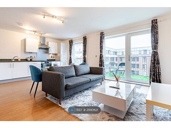 2 Bedroom Flat To Rent In Pulse Court, Romford, RM7