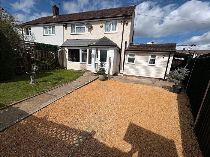 3 Bedroom Semi-Detached House For Sale In Perring Avenue, Farnborough, Hampshire, GU14