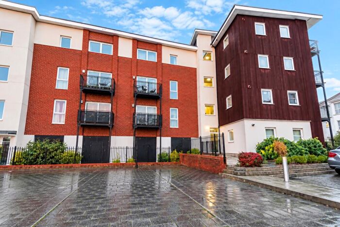 2 Bedroom Flat For Sale In Flat Tean House, Havergate Way, Berkshire, RG2
