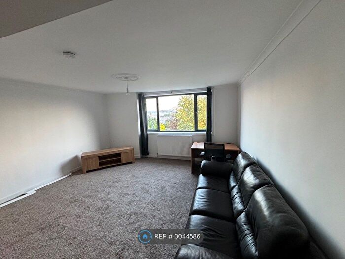 3 Bedroom Flat To Rent In Newmills, Dunfermline, KY12
