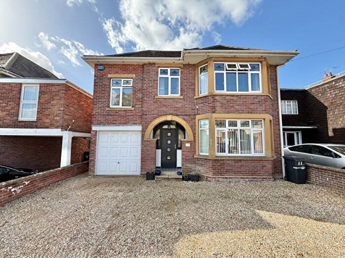 4 Bedroom Detached House For Sale In Swallowcliffe Gardens, Yeovil, Somerset, BA20