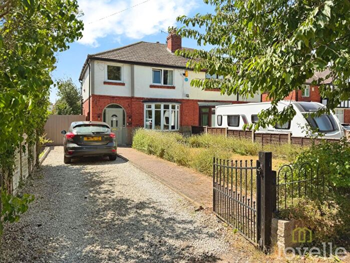 3 Bedroom Semi-Detached House For Sale In Gainsborough Road, Lea, DN21