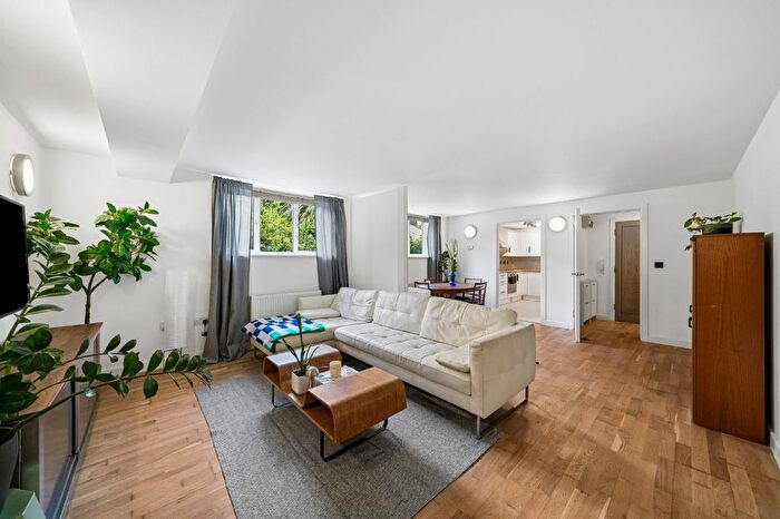 1 Bedroom Flat To Rent In Petersham Road, Richmond, TW10