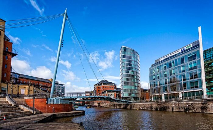 Flat For Sale In The Eye, Glass Wharf, Bristol, BS2