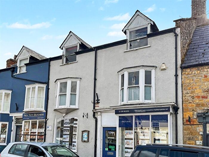 2 Bedroom Flat To Rent In The Square, Beaminster, DT8