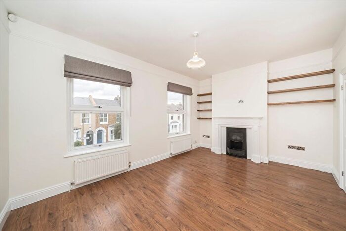 2 Bedroom Flat To Rent In Crewys Road, Peckham, SE15