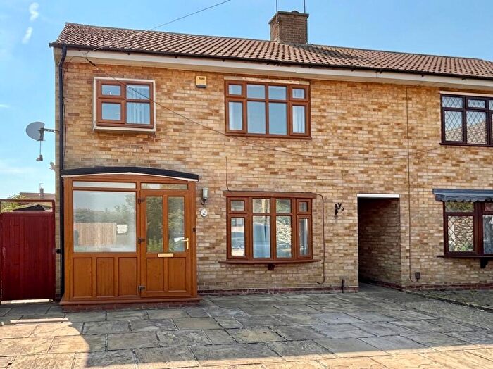 3 Bedroom Semi-Detached House To Rent In Dempster Road, Bedworth, CV12
