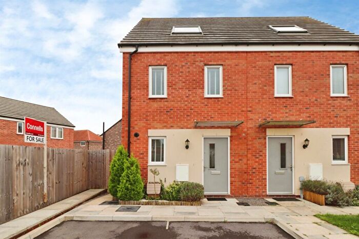 3 Bedroom Semi-Detached House For Sale In Tulip Road, Emersons Green, Bristol, BS16
