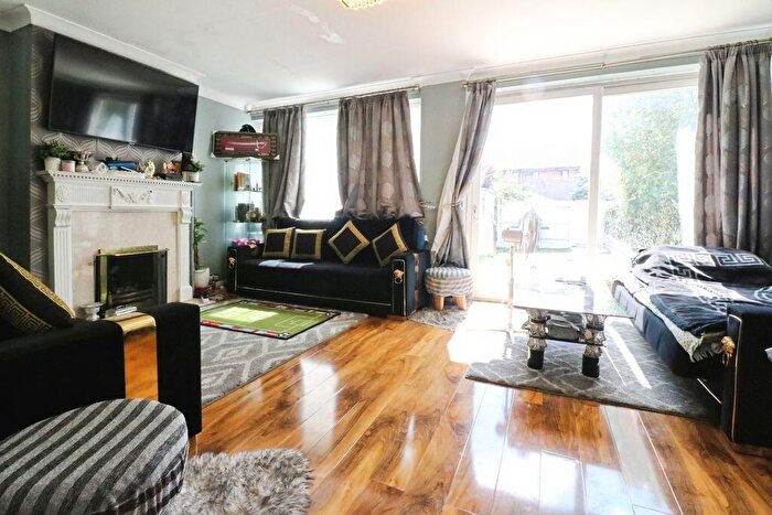 3 Bedroom Terraced House For Sale In Willow Close, Colnbrook, SL3