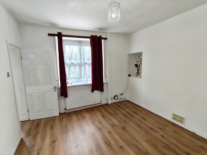3 Bedroom Terraced House To Rent In Neath Road, Plasmarl, Swansea, SA6