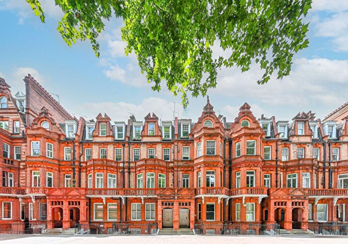2 Bedroom Flat For Sale In Lower Sloane Street, Chelsea, London, SW1W