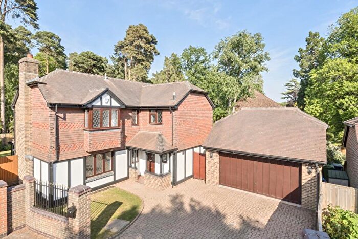 5 Bedroom Detached House To Rent In Oakdene, Sunningdale, SL5
