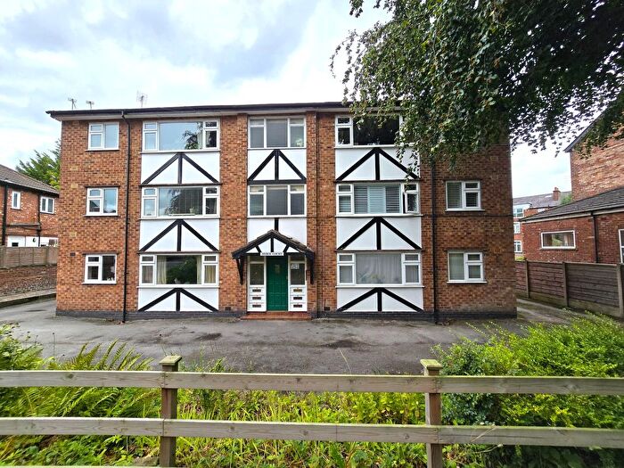 2 Bedroom Flat For Sale In Sandiway Road, Altrincham, WA14