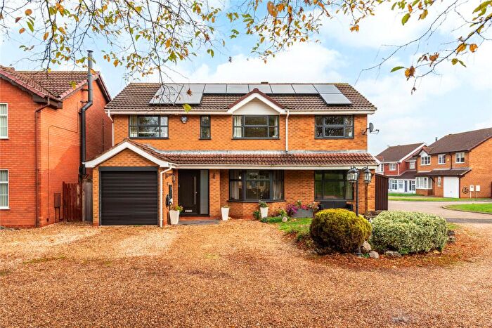 4 Bedroom Detached House For Sale In Stanmore Gardens, Newport Pagnell, Buckinghamshire, MK16
