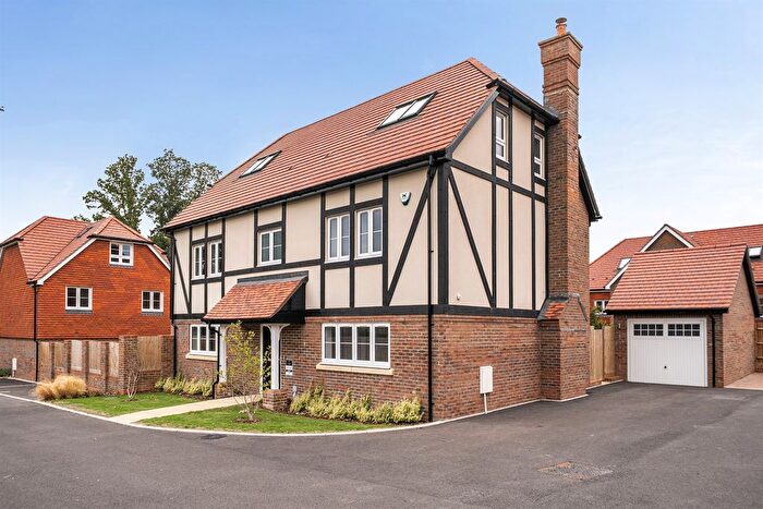 4 Bedroom Detached House For Sale In Folders Lane, Burgess Hill, RH15
