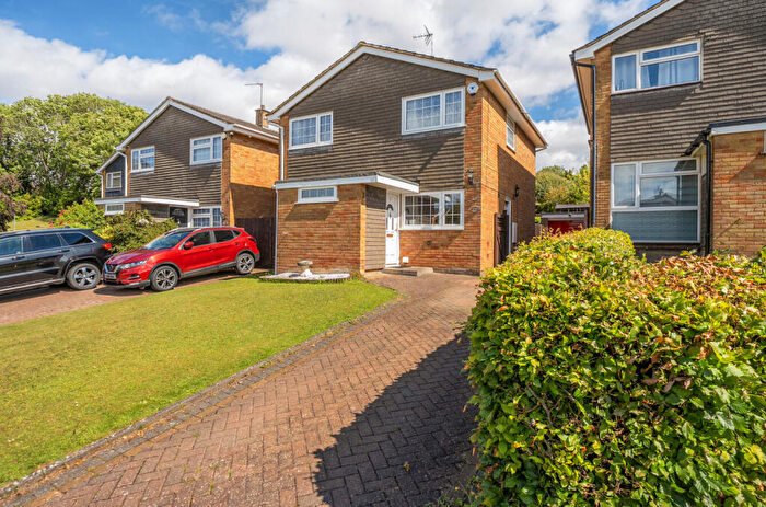 4 Bedroom Detached House For Sale In Roslyn Way, Houghton Regis, Dunstable, LU5