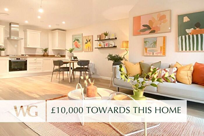 2 Bedroom Apartment For Sale In Rumbold Walk, Exeter, EX2