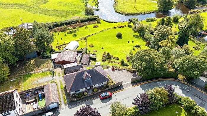 3 Bedroom Detached Bungalow For Sale In New Street, Lampeter, SA48