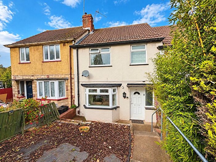 3 Bedroom Terraced House For Sale In Dagmar Road, Chatham, ME4