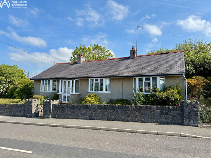 3 Bedroom Bungalow For Sale In Caergeiliog, Anglesey, LL65