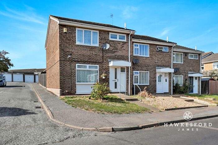 3 Bedroom Terraced House For Sale In Peregrine Drive, Sittingbourne, ME10