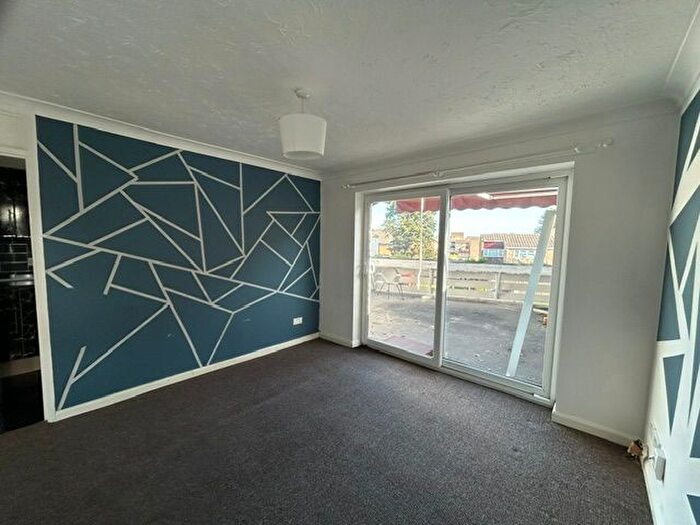 2 Bedroom Flat To Rent In Ripley Walk, Corby, NN18