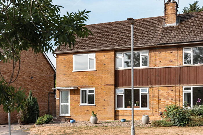 2 Bedroom Flat For Sale In Northchurch, Berkhamsted, Hertfordshire, HP4